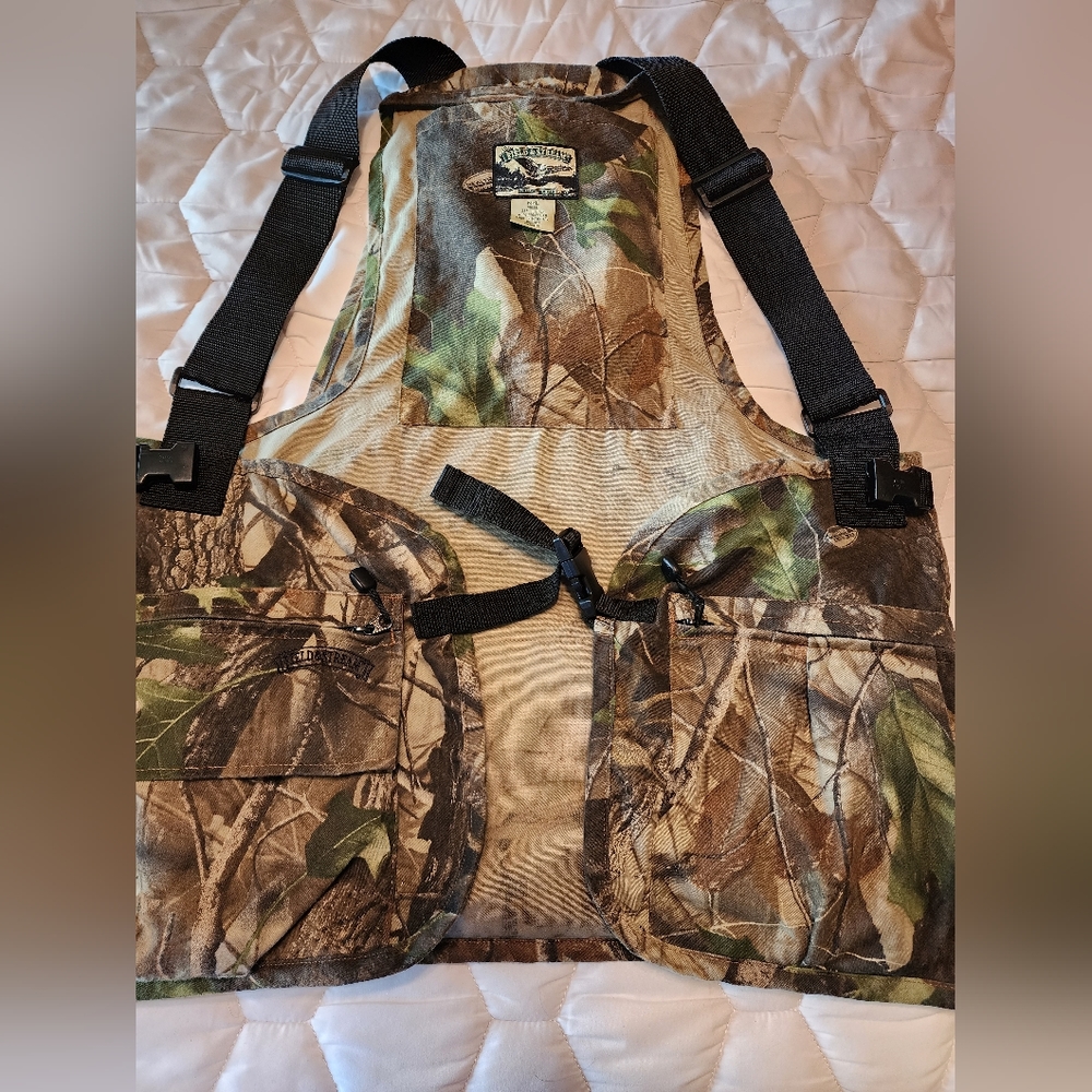 Field & Stream Realtree Camoflauge Turkey Vest, Size M/L